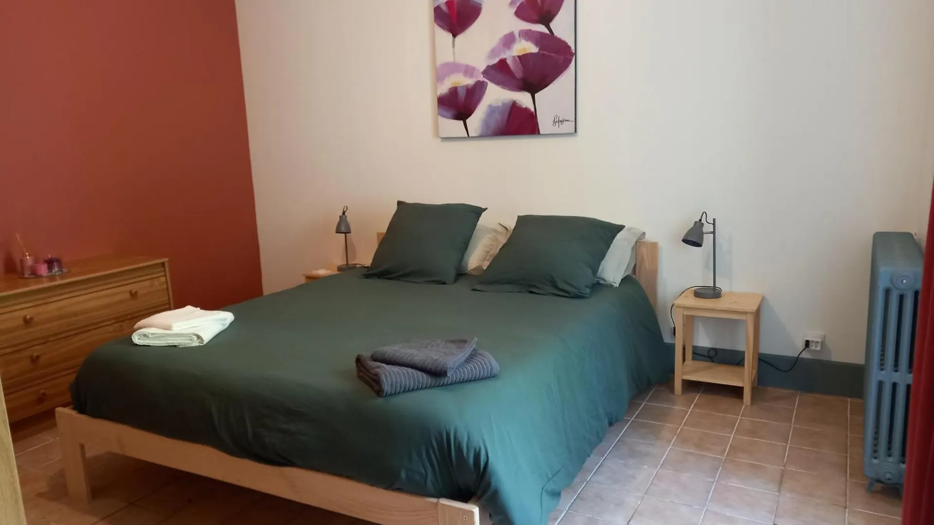 Gites Du Chateau De Lestang Auzits Apartment